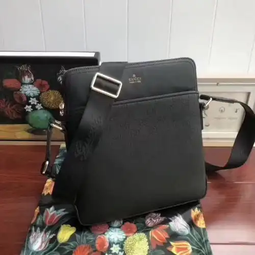 G*u*i bags 1910bb0084