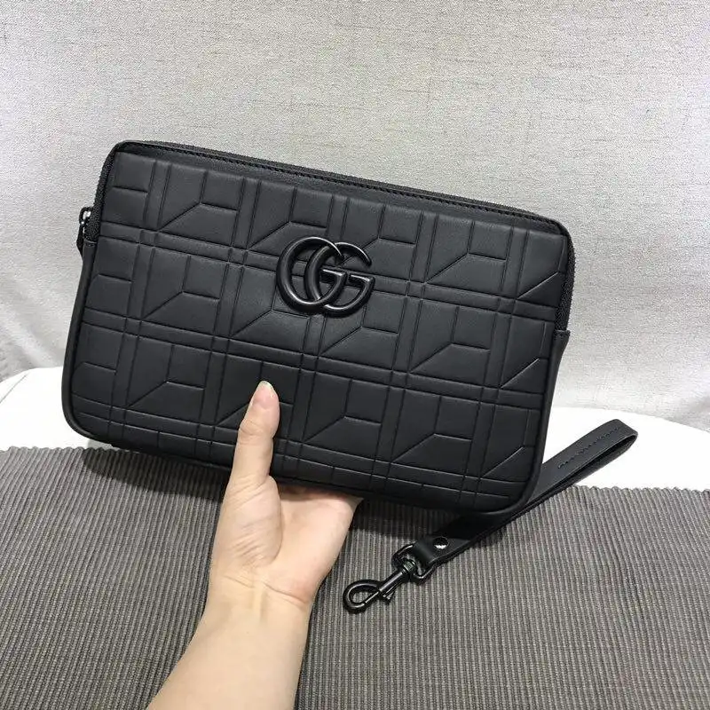 G*u*i bags 1917m0060