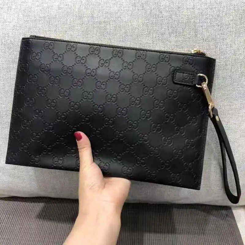 G*u*i bags 1917m0063