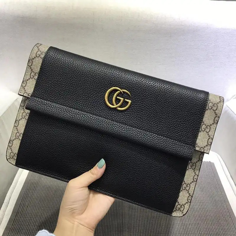 G*u*i bags 1917m0064