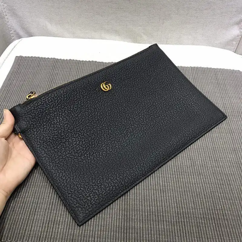 G*u*i bags 1917m0065