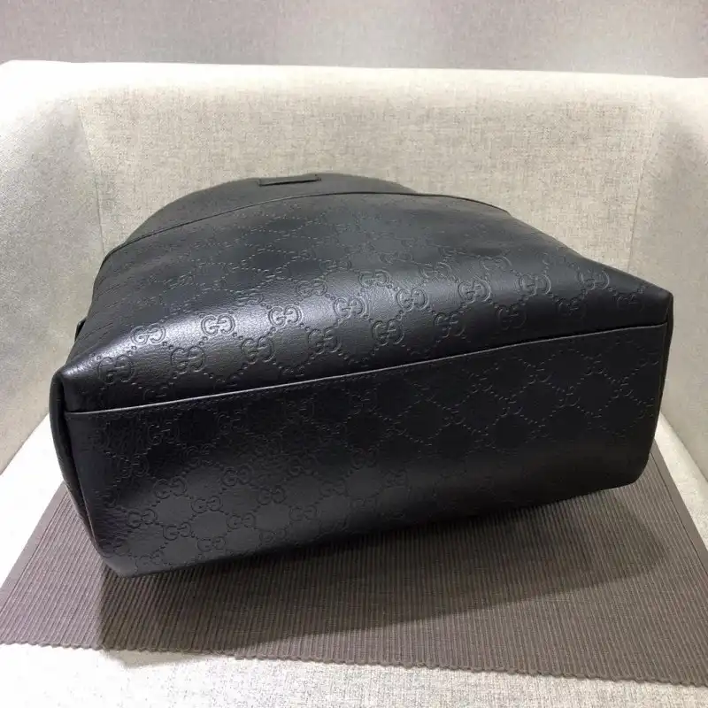 G*u*i bags 1917m0066