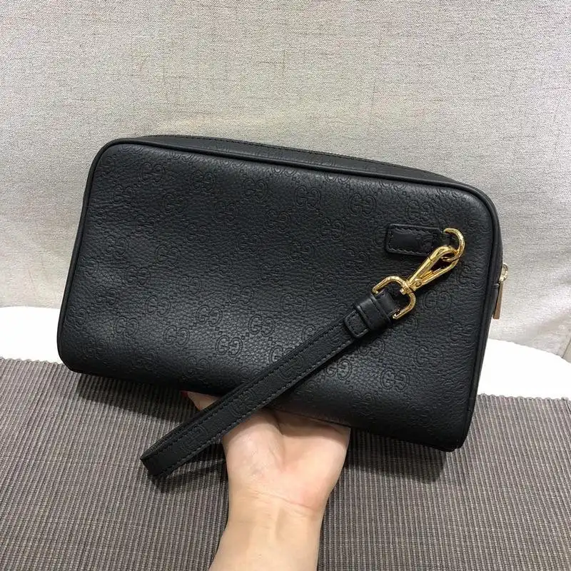 G*u*i bags 1917m0073