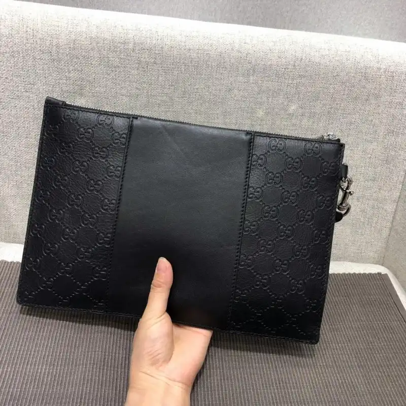 G*u*i bags 1917m0078