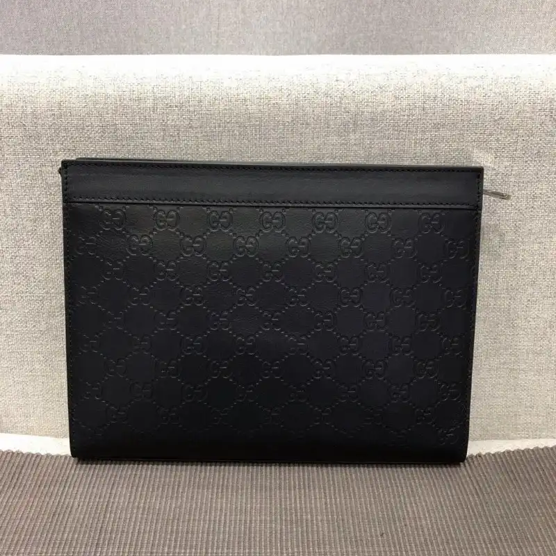 G*u*i bags 1917m0079