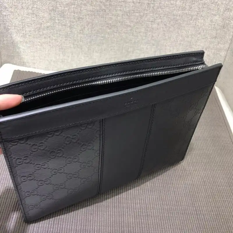 G*u*i bags 1917m0079