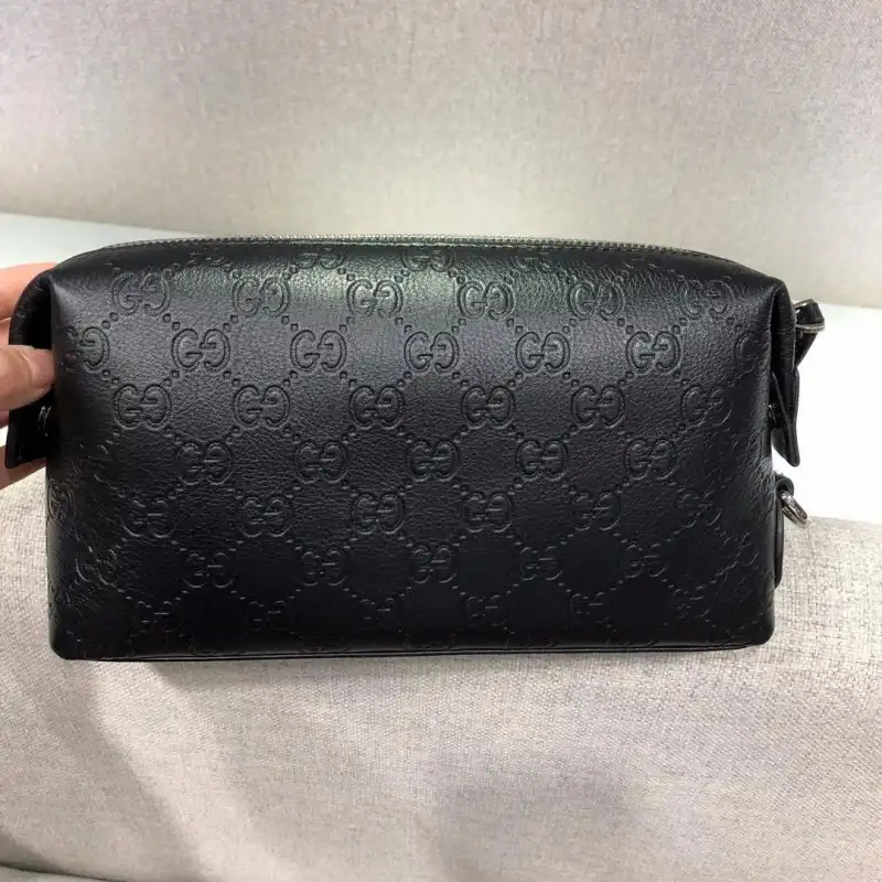 G*u*i bags 1917m0080