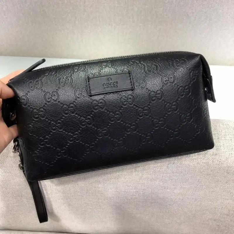 G*u*i bags 1917m0080