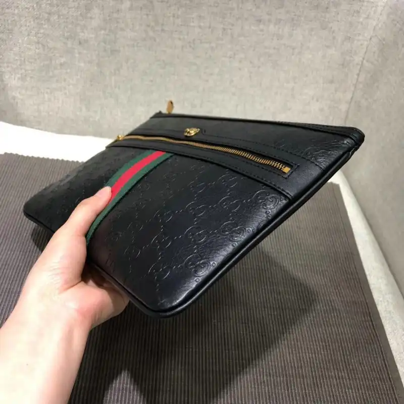 G*u*i bags 1917m0081