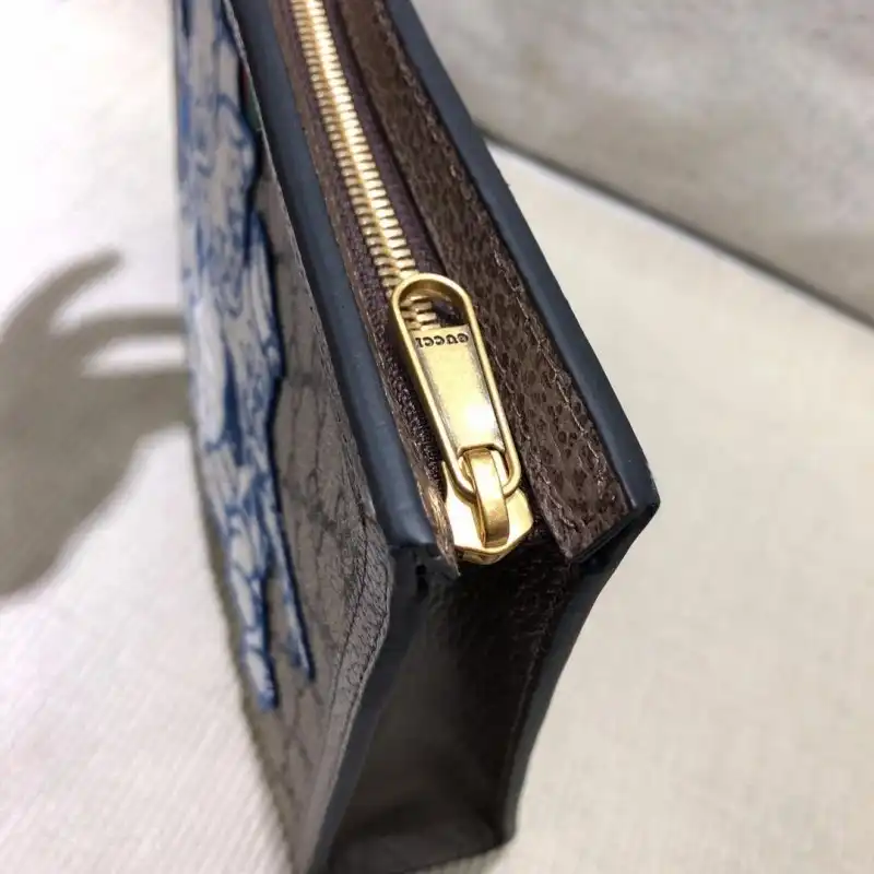 G*u*i bags 1917m0144