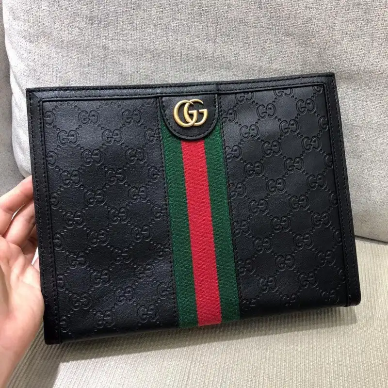 G*u*i bags 1917m0145
