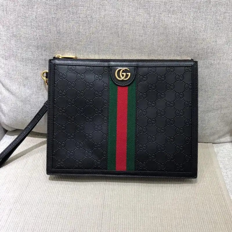 G*u*i bags 1917m0146