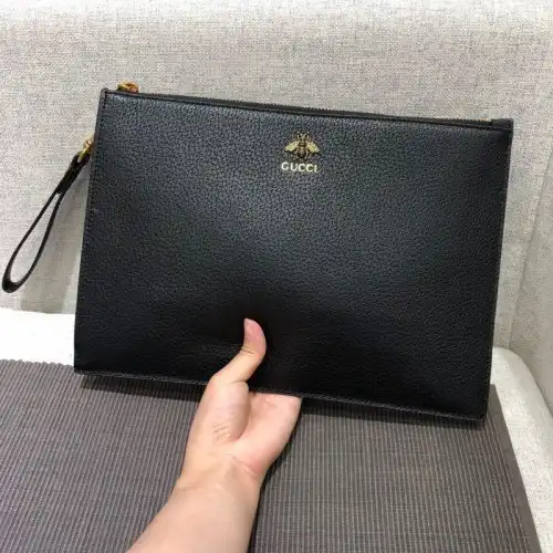 G*u*i bags 1917m0062