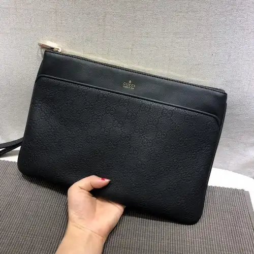 G*u*i bags 1917m0074