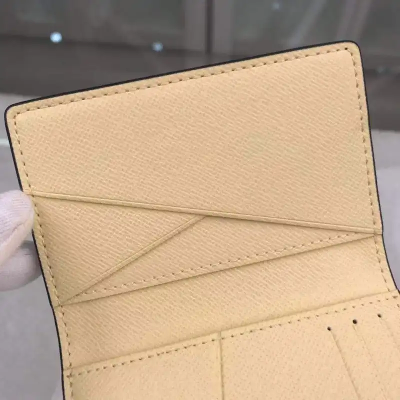 LV Bags 19B570035