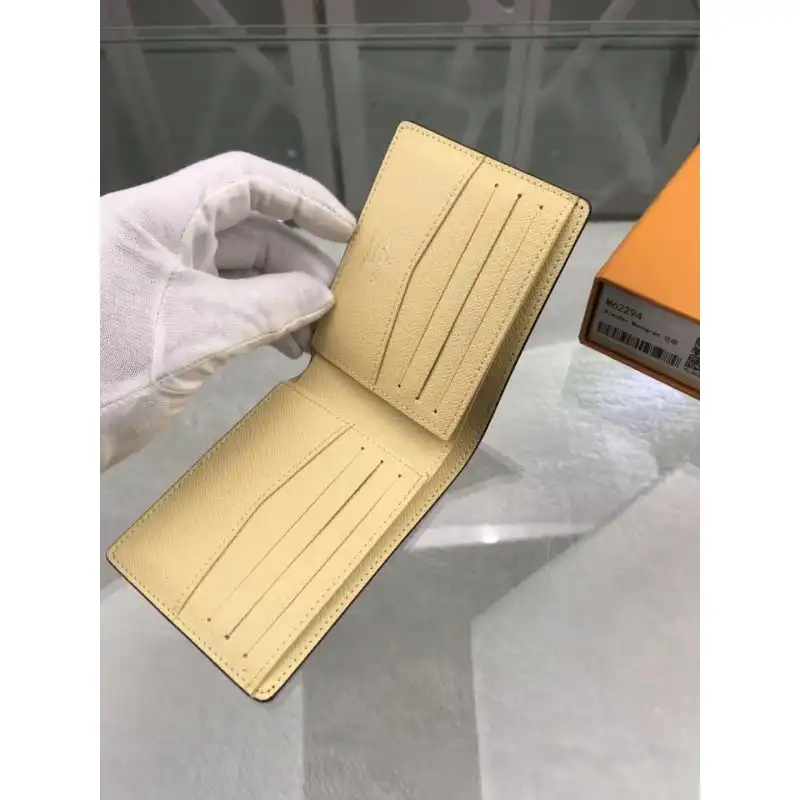 LV Bags 19B570040