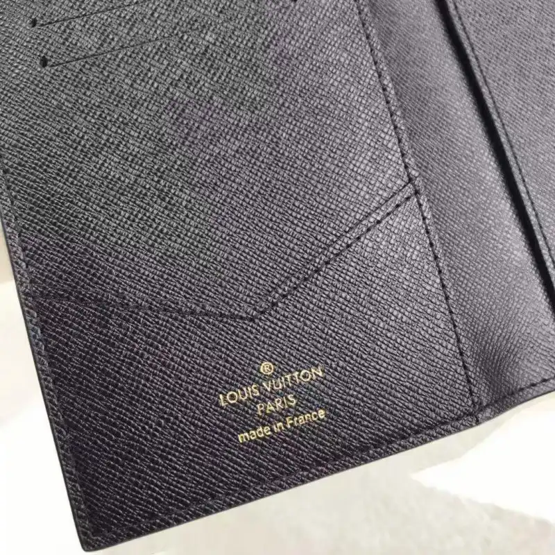 LV Bags 19B570078