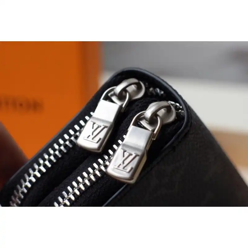 LV Bags 19B570081