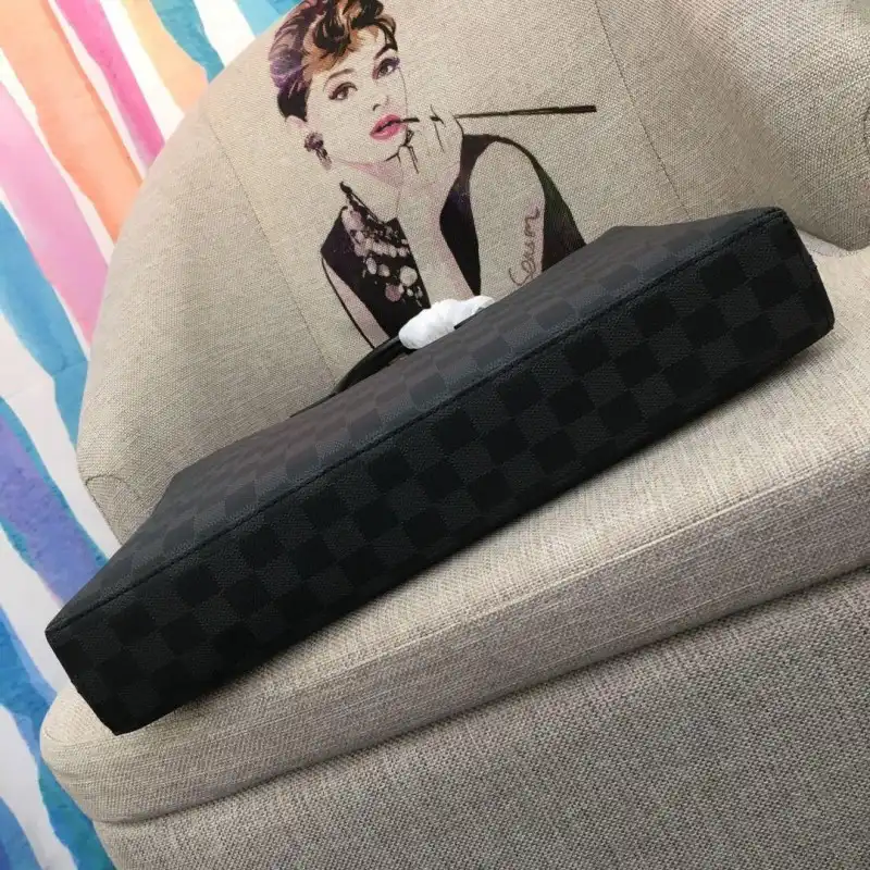 LV Bags 19B570237