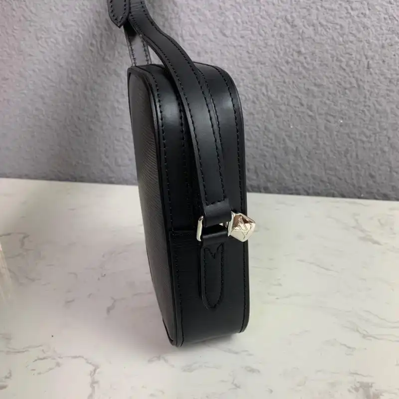 LV Bags 19B570272