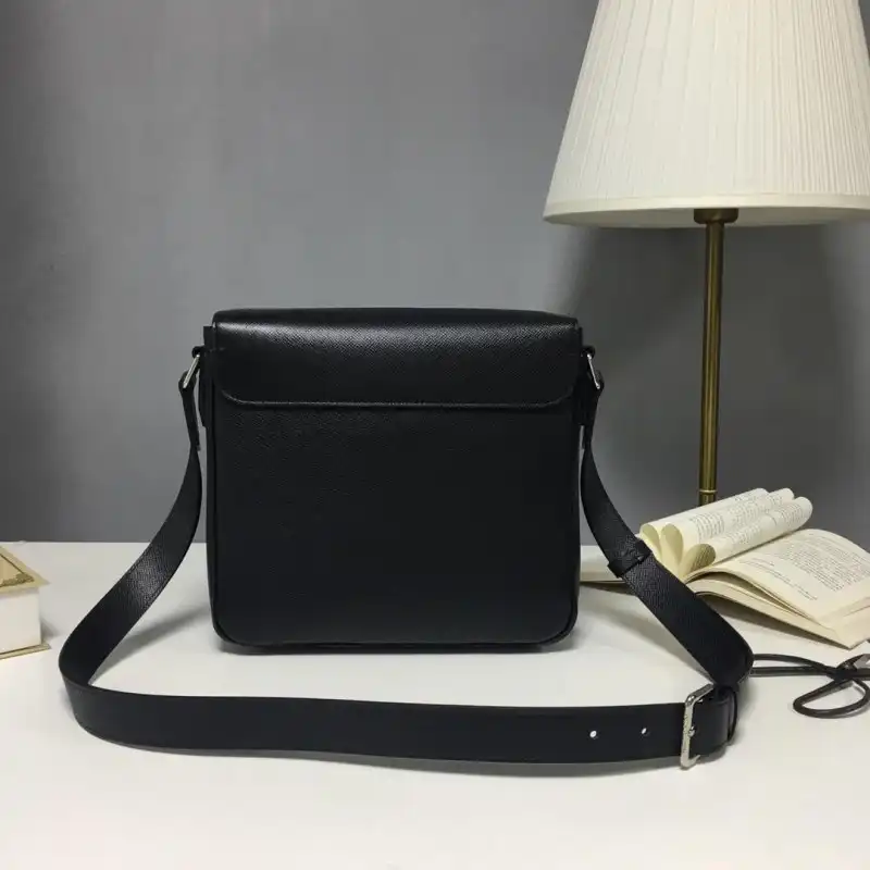 LV Bags 19B570301