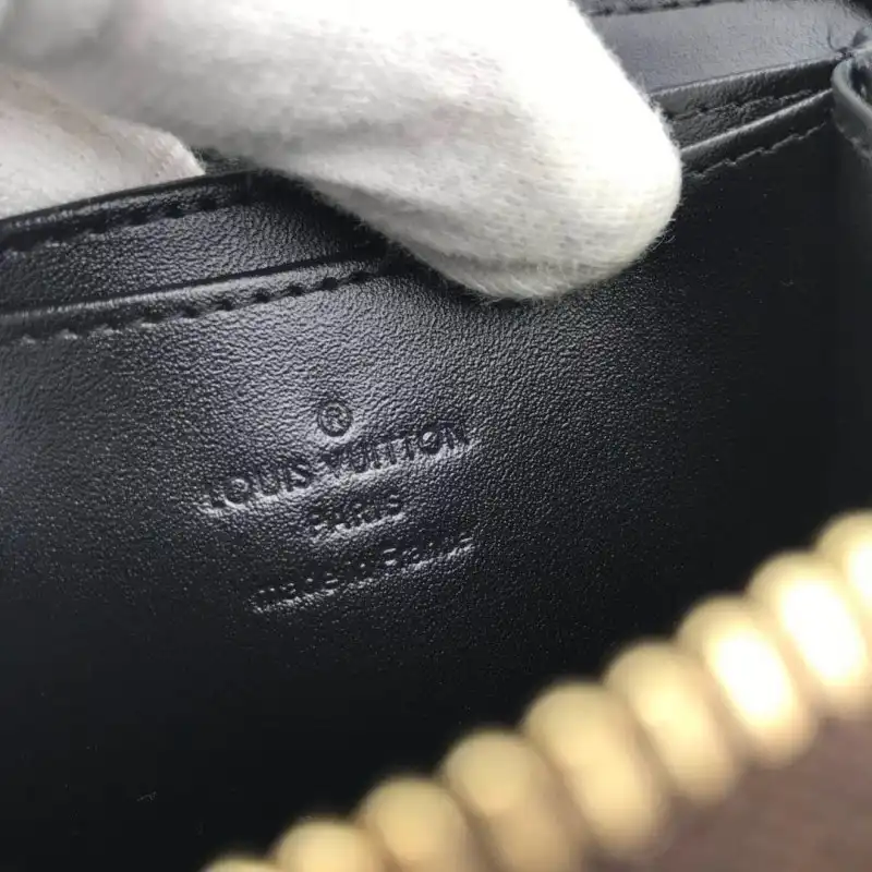 LV Bags 19B5790042