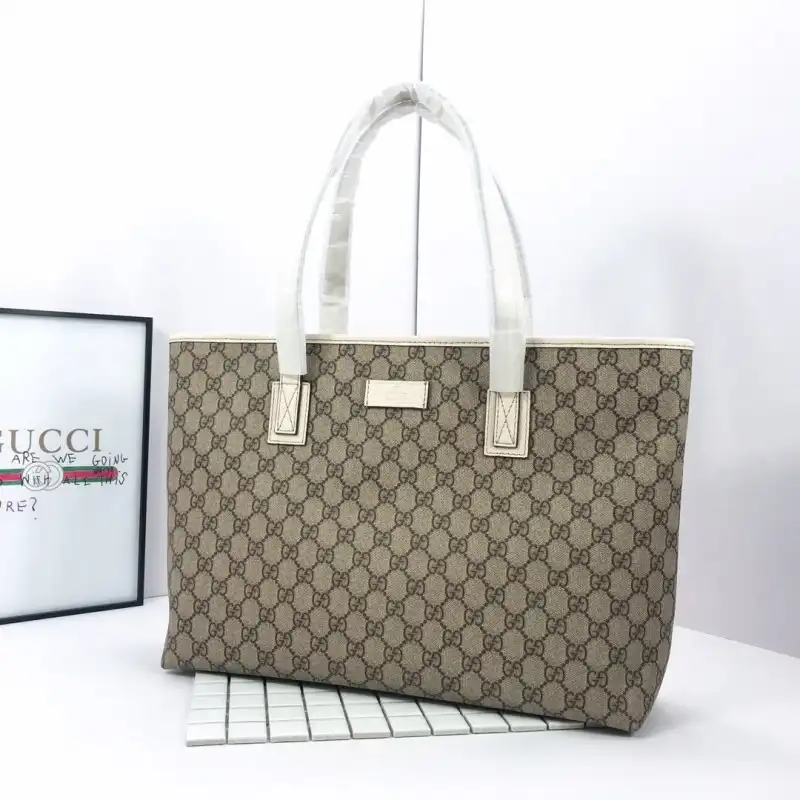 G*u*i bags 19b57g0021