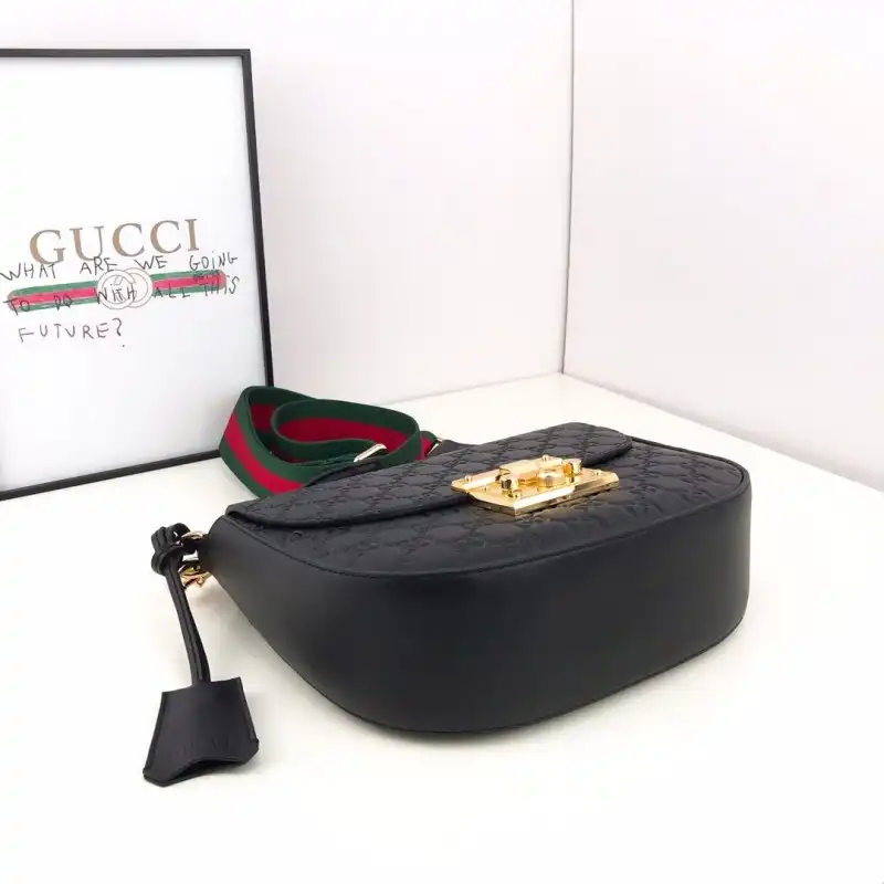 G*u*i bags 19b57g0049