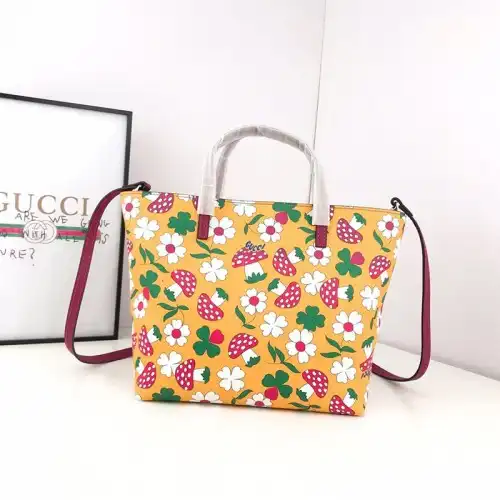 G*u*i bags 19b57g0107