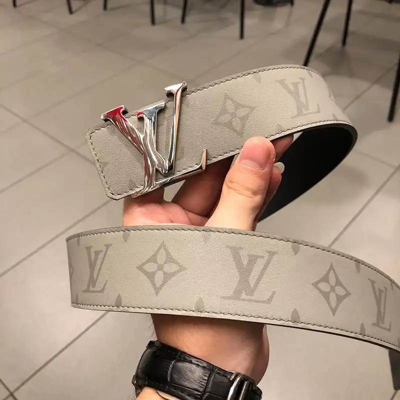 LV s Belte 19xf0020