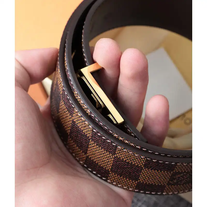 LV s Belte 19xf0098