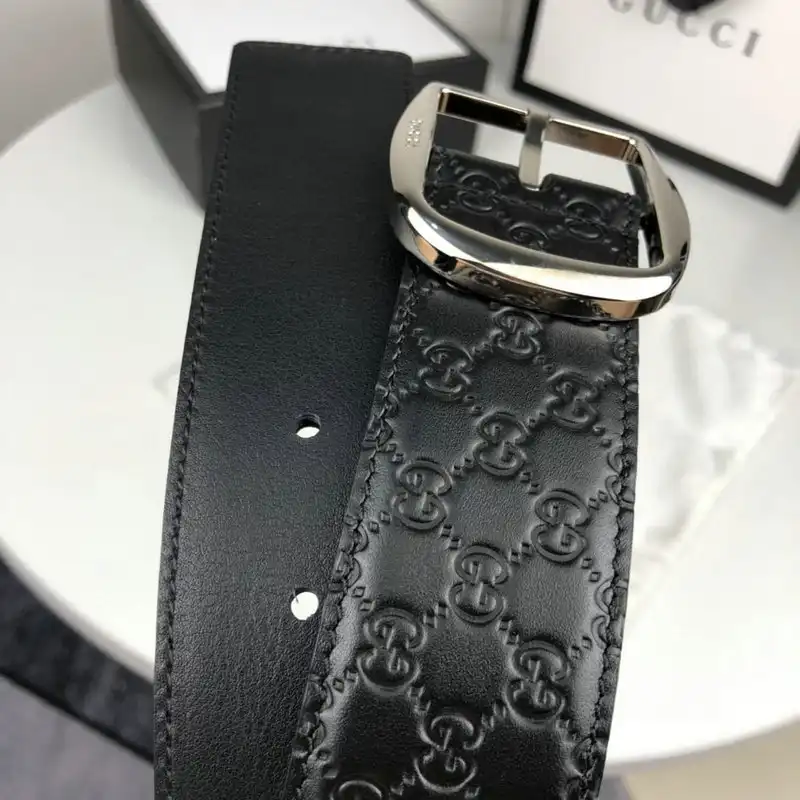 G*u*i s belt 2007xf0086