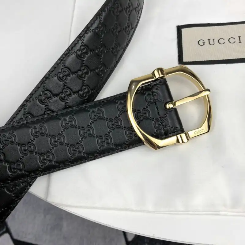 G*u*i s belt 2007xf0091