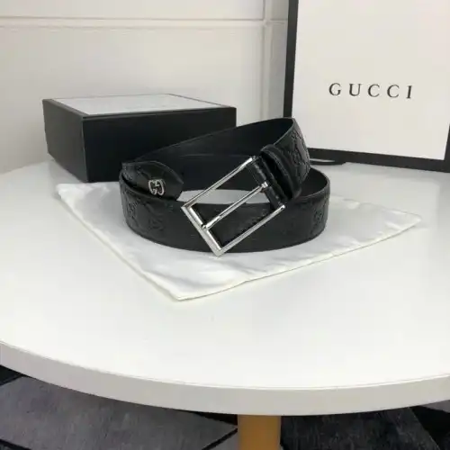 G*u*i s belt 2007xf0094