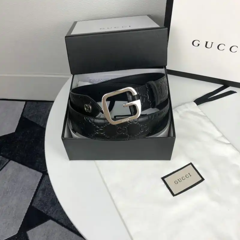 G*u*i s belt 2007xf0095