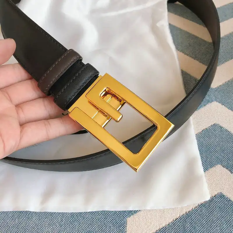 G*u*i s belt 2009xf0070