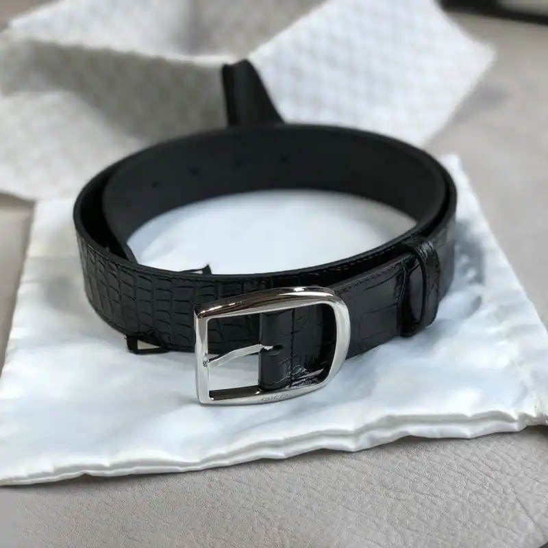 G*u*i s belt 2009xf0074