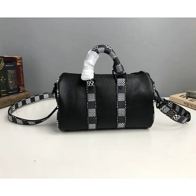 LV Bags 2010B570009