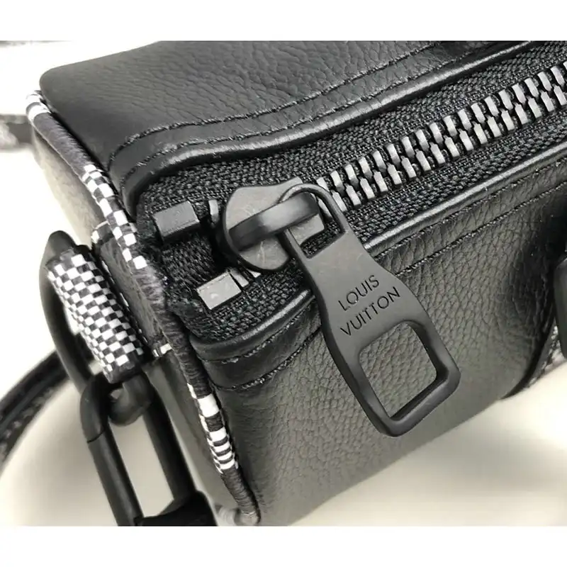 LV Bags 2010B570009