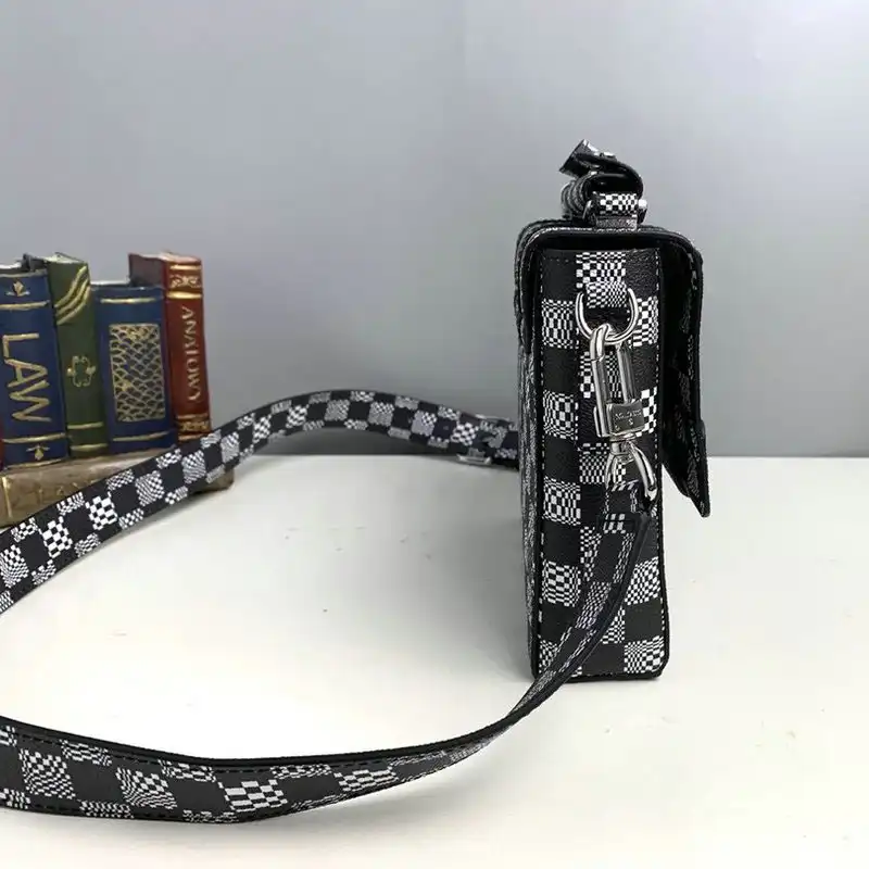 LV Bags 2010B570013