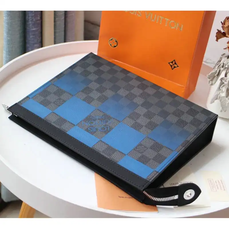 LV Bags 2010B570035