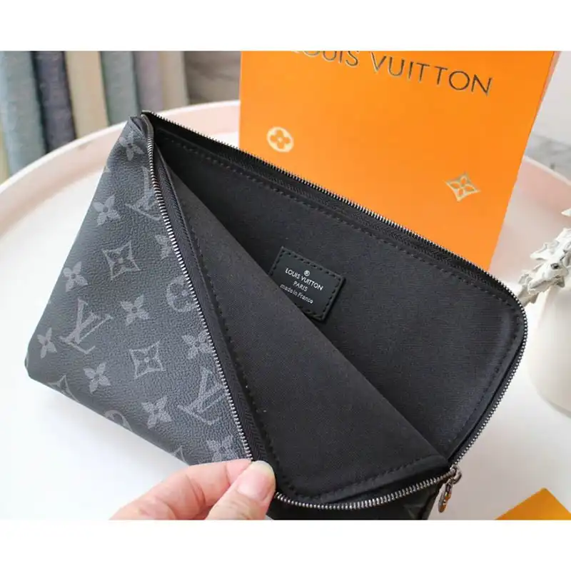LV Bags 2010B570040