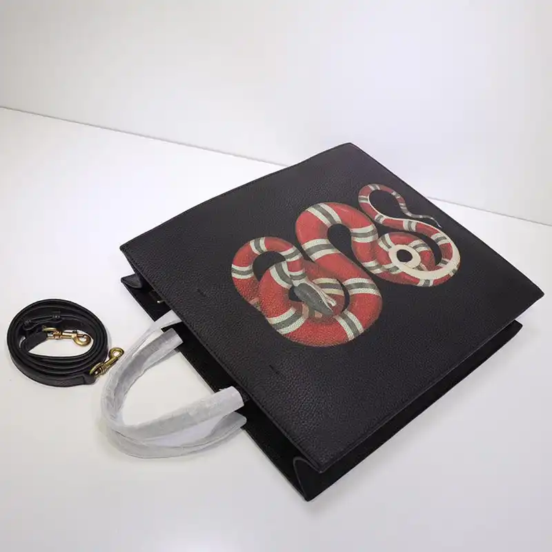 G*u*i tote bags 19gm0002