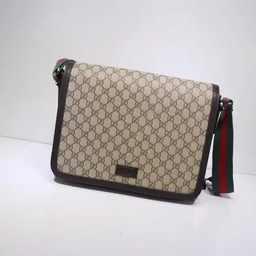 G*u*i messenger bags 19gm0016
