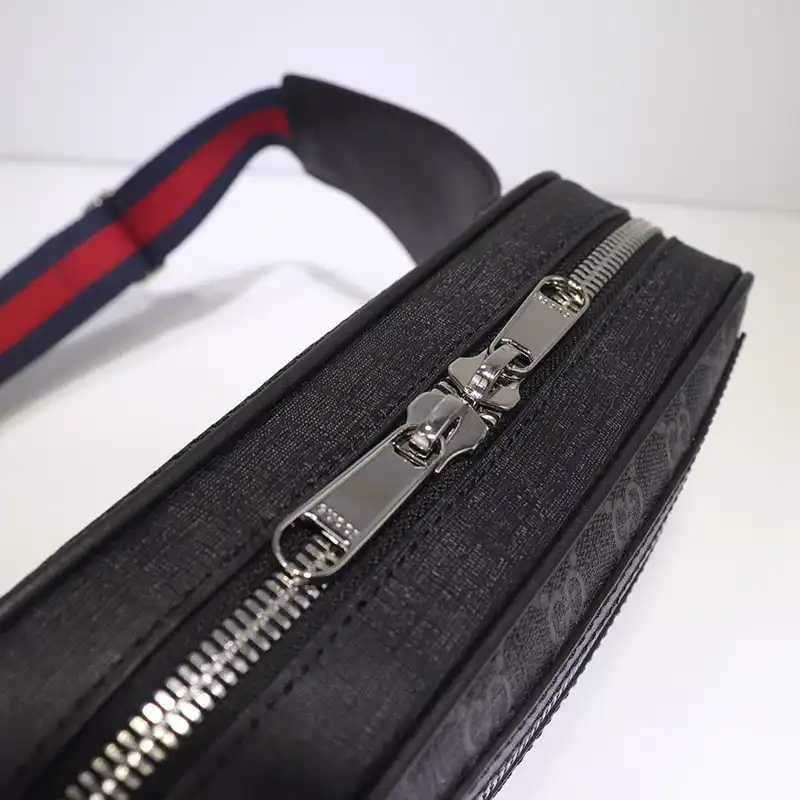 G*u*i belt bags 19gm0017