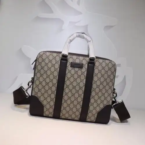 G*u*i briefcases 19gm0021