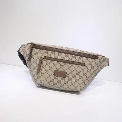 G*u*i belt bags 19gm0026