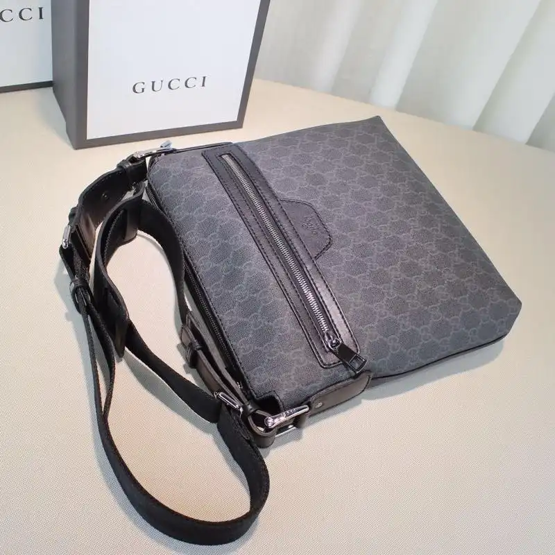 G*u*i messenger bags 19gm0035