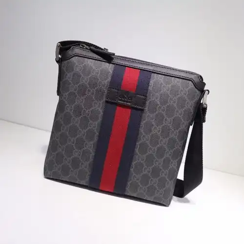 G*u*i crossbody bag 19gm0041