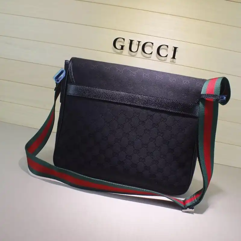 G*u*i messenger bags 19gm0063